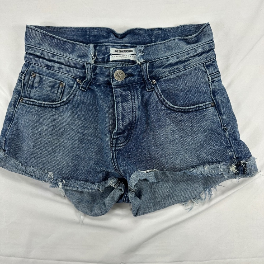 One Teaspoon Bandits Denim Shorts Women's 26 Relaxed Fit Blue‎ Wash Cut-Off